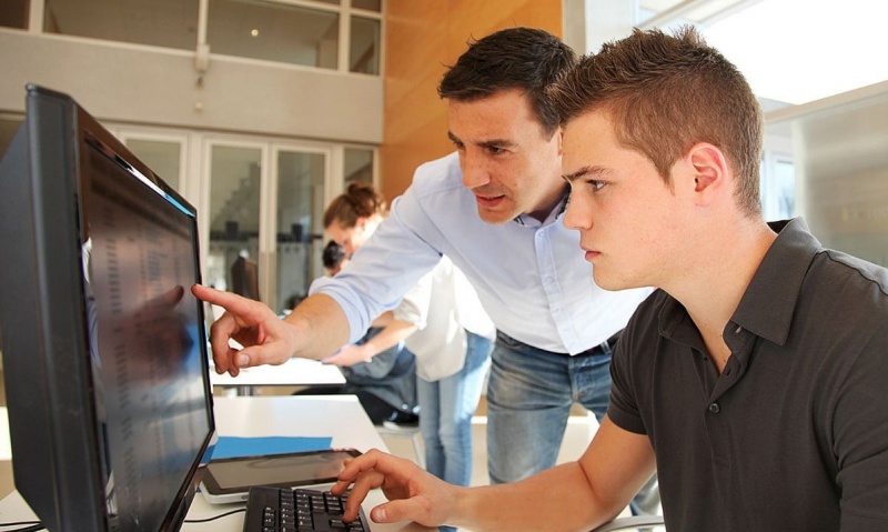 Предоставляем очное/заочное обучение пользователя в 12 академических часов